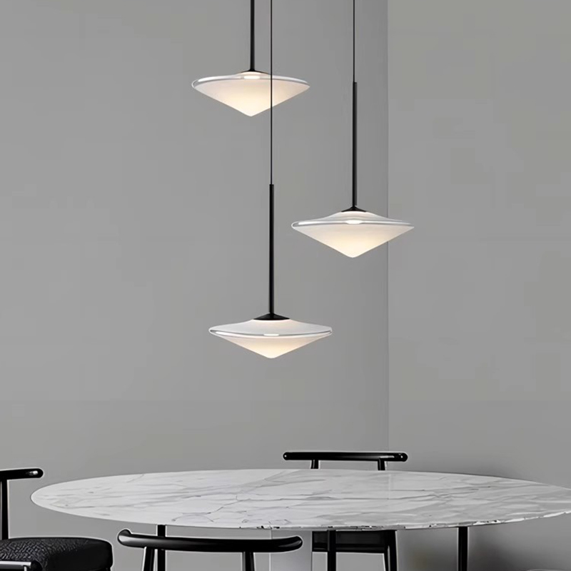 Desk Setup White - Luces colgantes de cristal con platillo