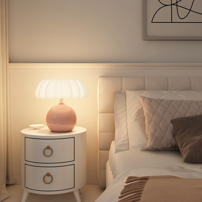 Lámpara de mesita de noche est - Desk Setup White reseña y precio